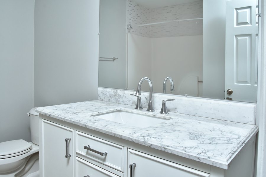 6 Justin Court main bathroom